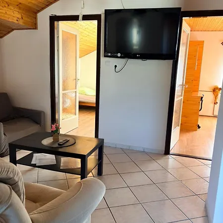 Lägenhet Jesolo Apartmanhaz Balatonkeresztúr