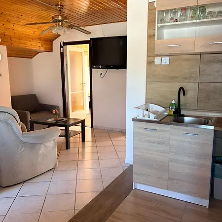 Lägenhet Jesolo Apartmanhaz Balatonkeresztúr